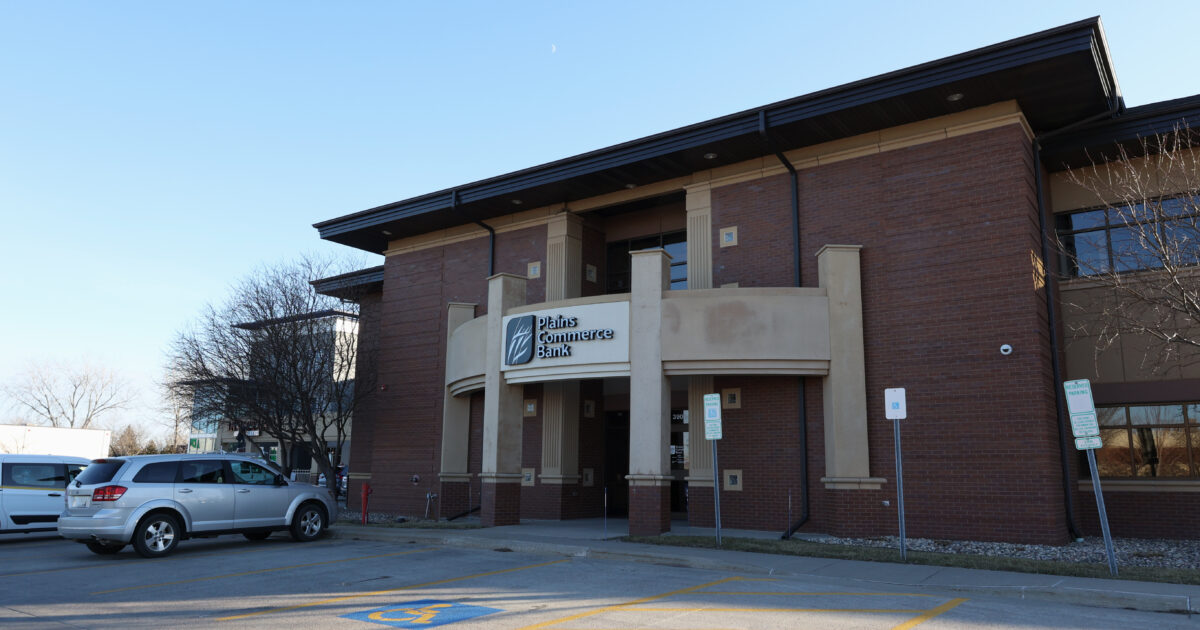 Sioux Falls, SD West 49th Plains Commerce Bank