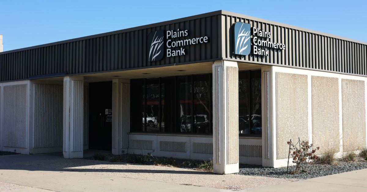 Watertown, SD 109 1st Ave SE Plains Commerce Bank